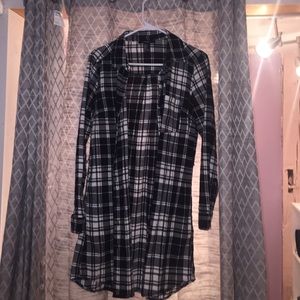 Black and white long flannel