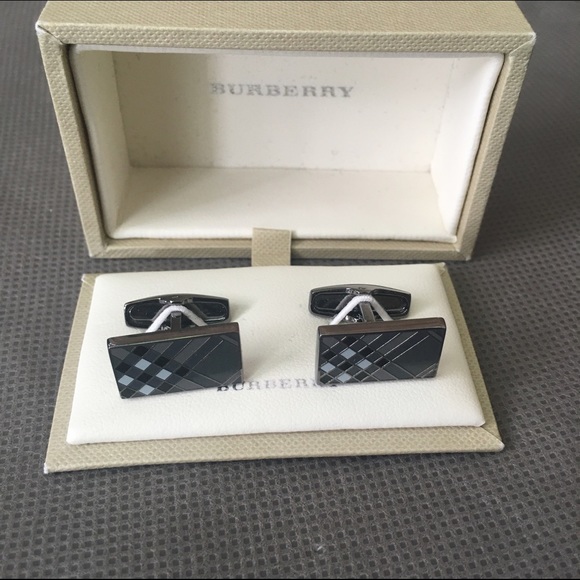 Burberry cuff links ( perfect gift)