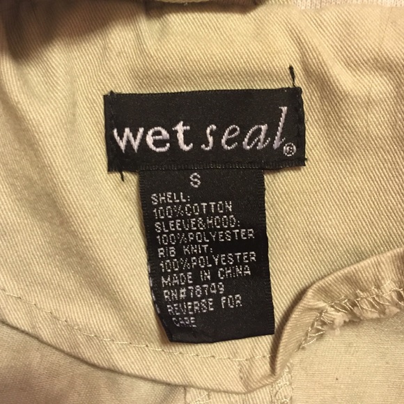 Hooded jacket - Picture 2 of 2