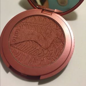 tarte Amazonian clay blush