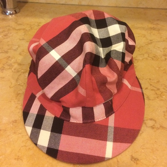 red burberry hat