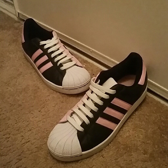 black shell top adidas