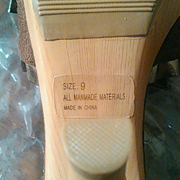 Shoes - Picture 3 of 4