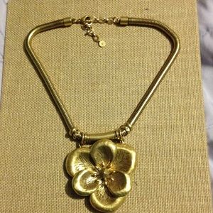 Bloom necklace