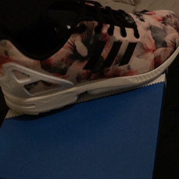 Kids size 6.5 adidas flux - Picture 1 of 4