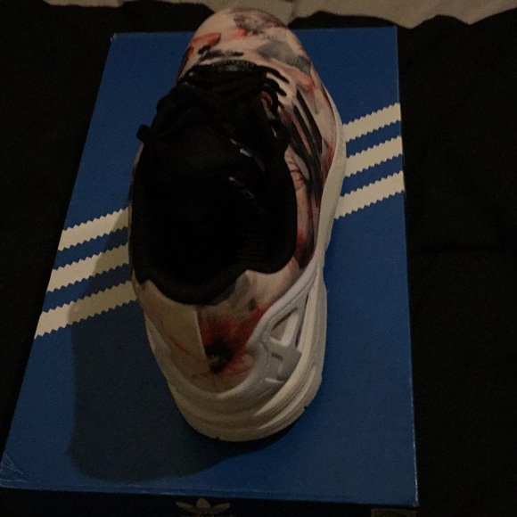 Kids size 6.5 adidas flux - Picture 3 of 4