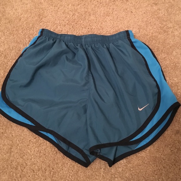 Nike Dry-FIT Tempo Track