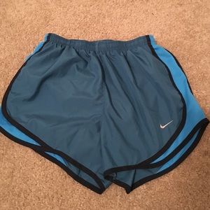 Nike Dry-FIT Tempo Track