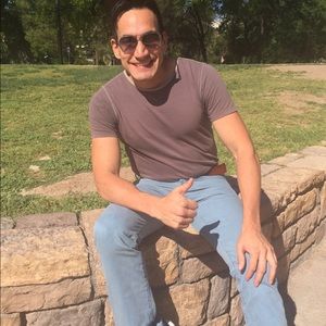 Meet your Posher, Laszlo