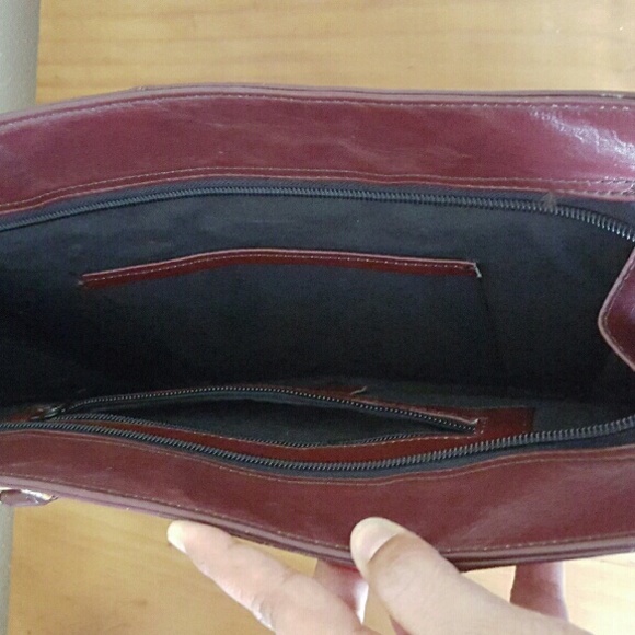 Burgundy 👜Leather👜 Satchel Handbag - Picture 3 of 4