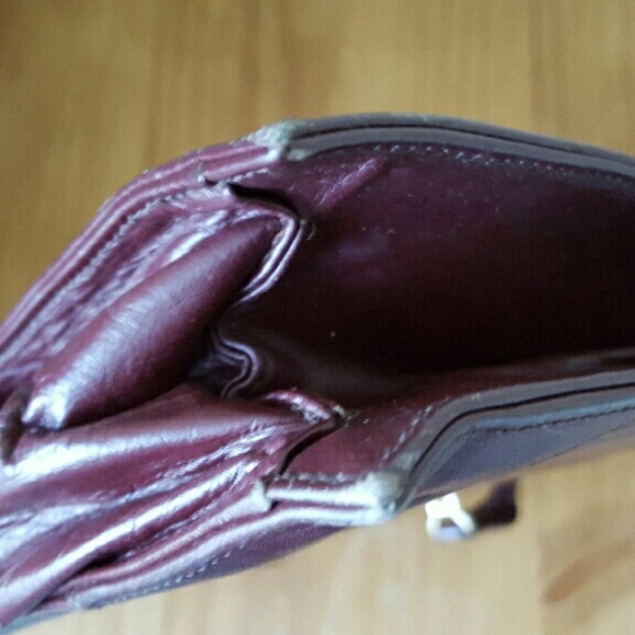 Burgundy 👜Leather👜 Satchel Handbag - Picture 4 of 4