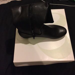 Size 8 Style and company boots
