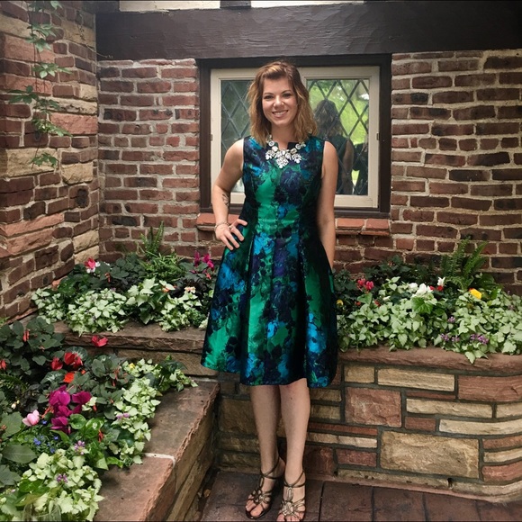 Meet your Posher, Lydia - Picture 2 of 10