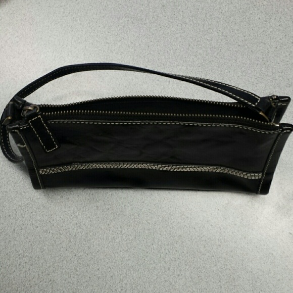Kenneth Cole leather purse - Picture 2 of 2