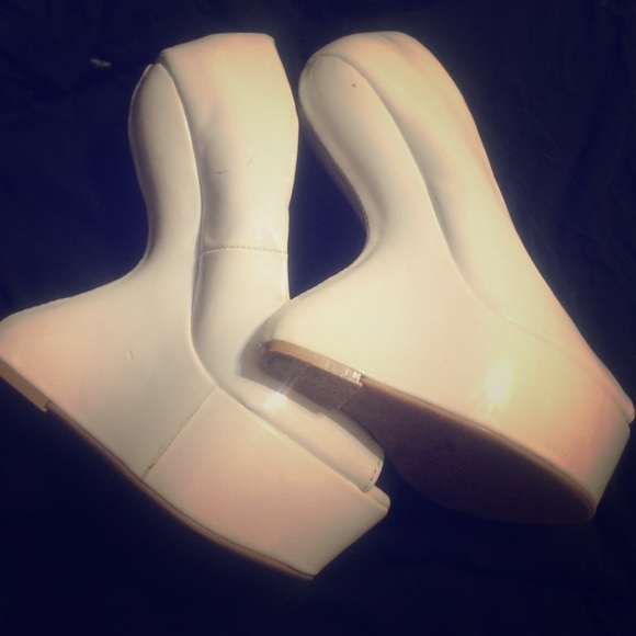 Try me. (White all White) Never worn