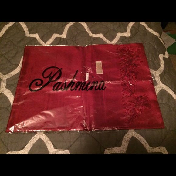 REDUCED price!! Pashmina Crimson scarf