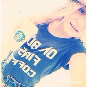 Meet your Posher, Holly