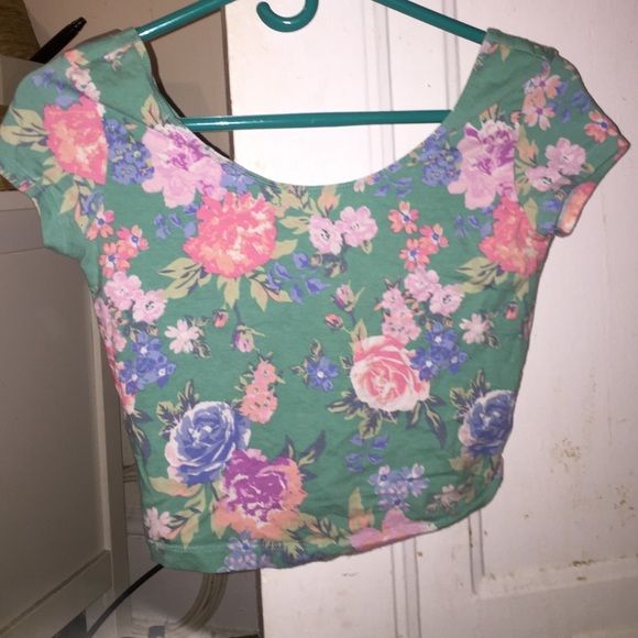 Garage floral crop top