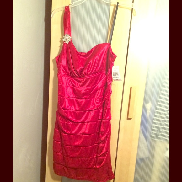 Red party dress