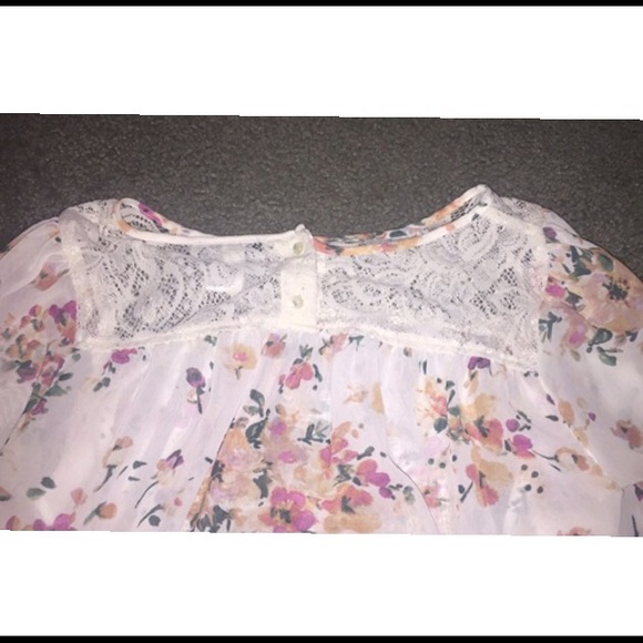 Lacy blouse - Picture 2 of 2