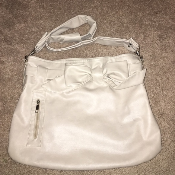 Beige bow messenger shoulder bag
