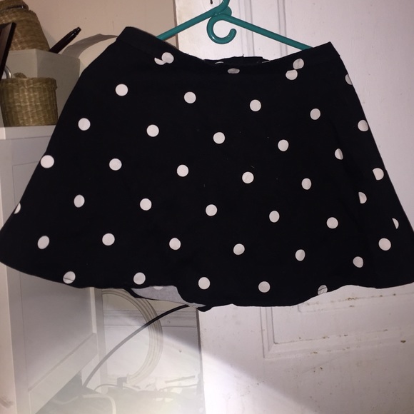 H&M flare polka dot flare skirt 🔮