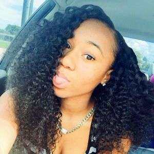 Meet your Posher, Tee