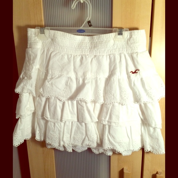 Hollister lace mini skirt