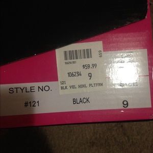 Shiek black velvet platforms size 9