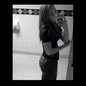 Meet your Posher, Alexandra