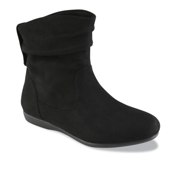 (SOLD) Black booties size 11