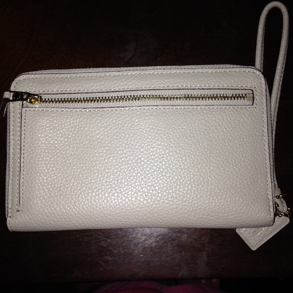 NWOT Authentic new collection Coach wallet - Picture 2 of 4