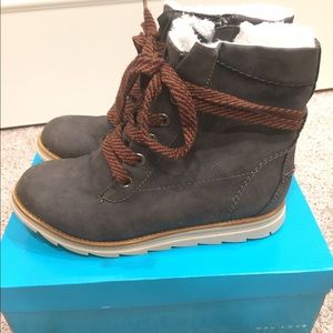 Adorable NWOT boot!