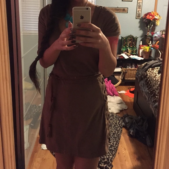 Brown dress - Picture 3 of 4