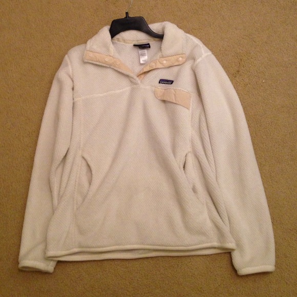White Patagonia pull over