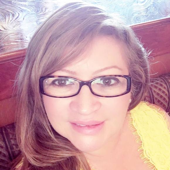 Meet your Posher, Pastora
