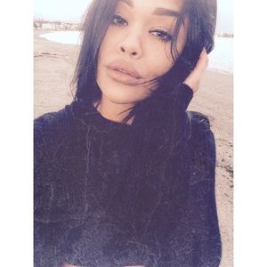 Meet your Posher, Kiana