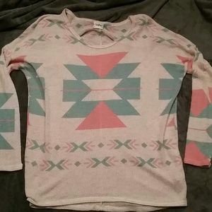 Aztec print long sleeve from buckle