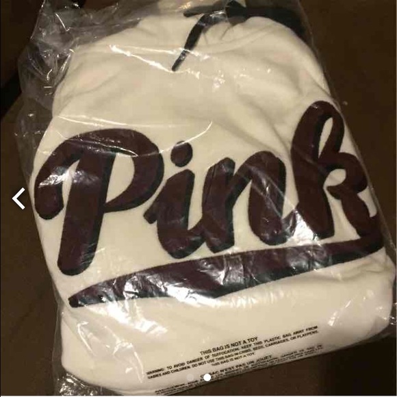 Perfect pullover hoodie ! sold on merc - Picture 2 of 2