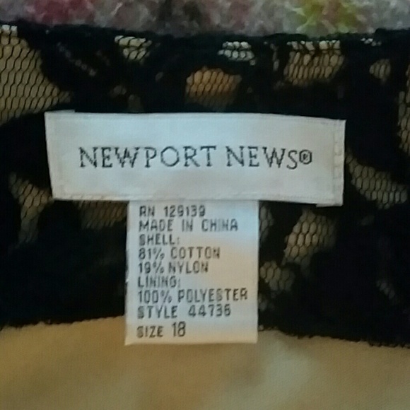 NEWPORT News Black Lace Over Champagne Dress. - Picture 3 of 3