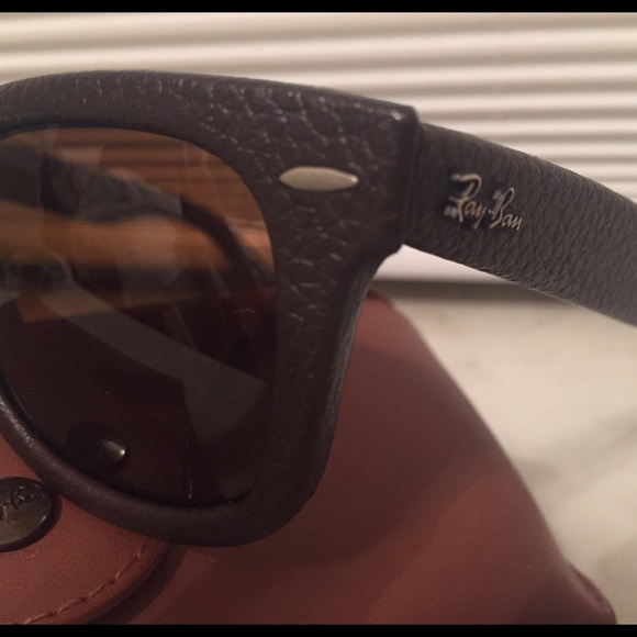 NWOT Ray Ban leather Wayfarer