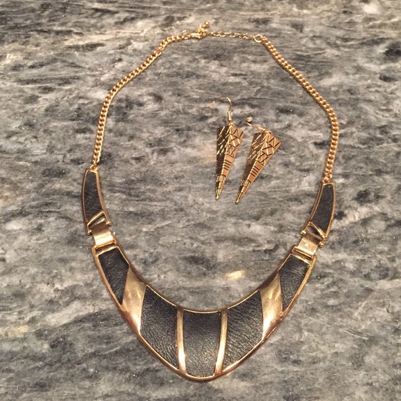 !!BUNDLE!! NWOT Aztec Earrings and Necklace!