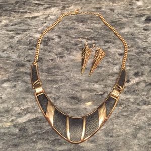 !!BUNDLE!! NWOT Aztec Earrings and Necklace!