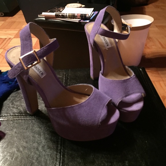 Steve Madden DYNEMITE suede heels
