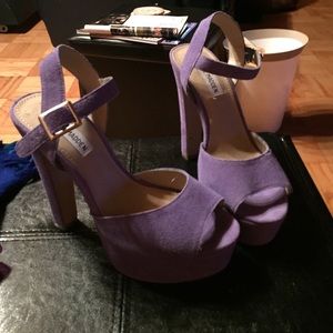 Steve Madden DYNEMITE suede heels