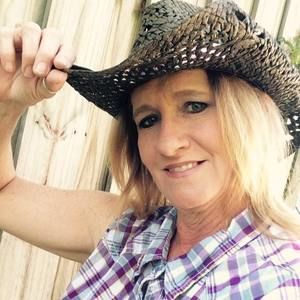 Meet your Posher, Sandy