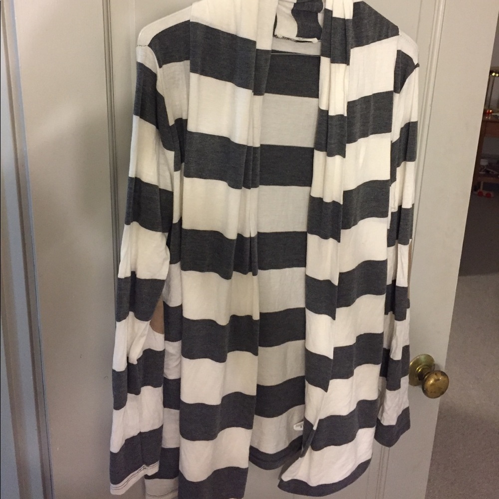 Soft Grey & White Elbow Patch Cardigan size Small - Picture 4 of 4