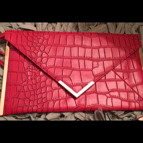 Red clutch