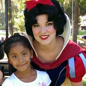 Meet your Posher, Nena