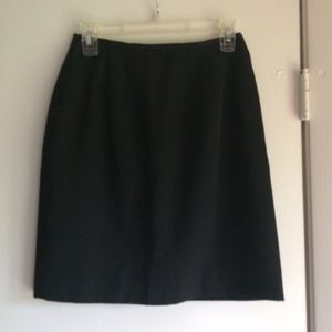 Black professional skirt - fits small